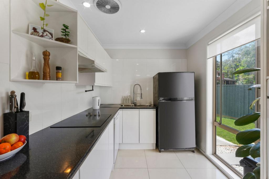 1/2 Parkridge Dr, Molendinar, QLD 4214