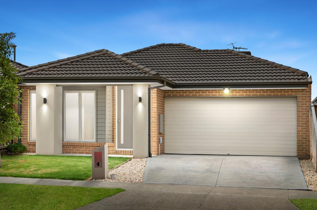 15 PANDOREA ST, BEVERIDGE, VIC 3753