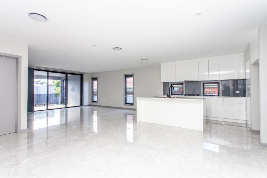 2/39 Rosemont St, West Wollongong, NSW 2500