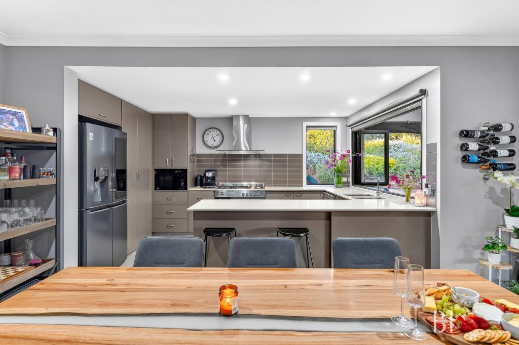 9 OLIVE TREE CT, KILMORE, VIC 3764