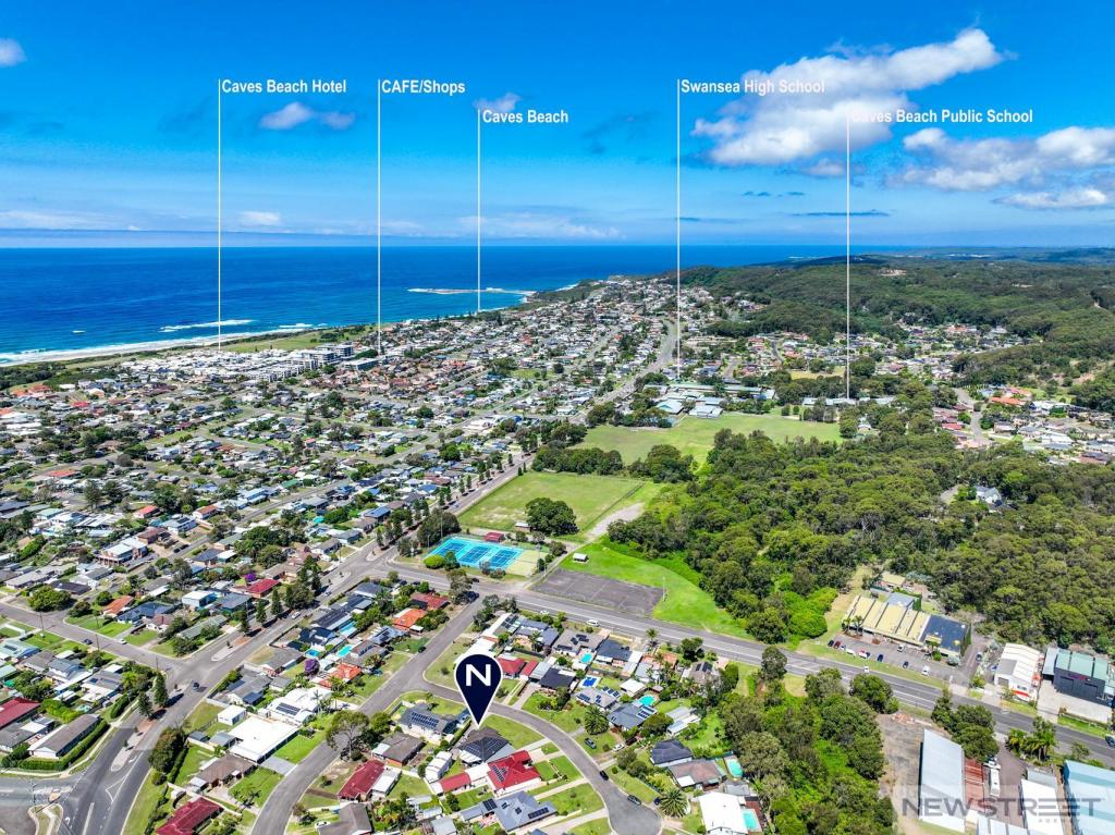 4 FARRINGTON CL, CAVES BEACH, NSW 2281