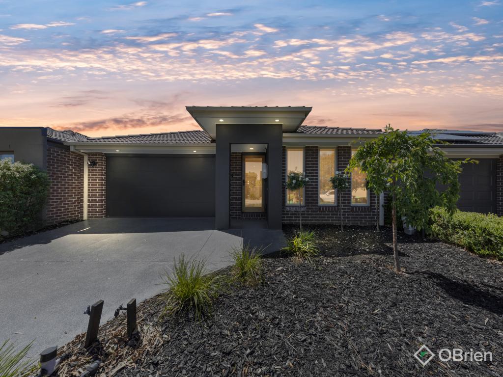 18 Crowe Ave, Cranbourne West, VIC 3977