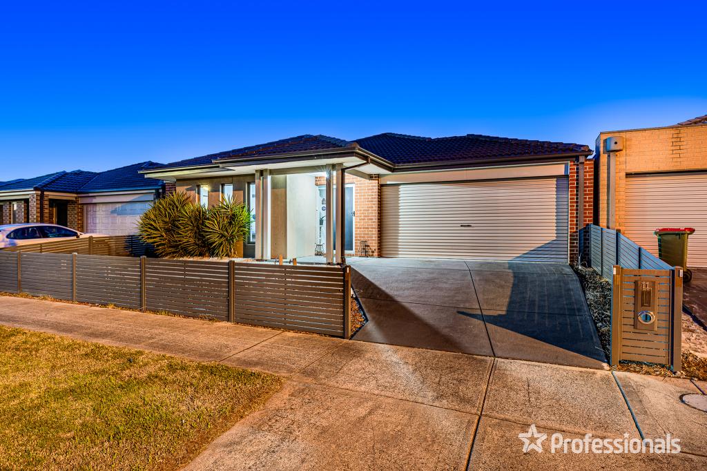 11 DREAM AVE, CLYDE NORTH, VIC 3978