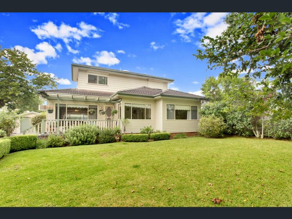 209 Galston Rd, Hornsby Heights, NSW 2077