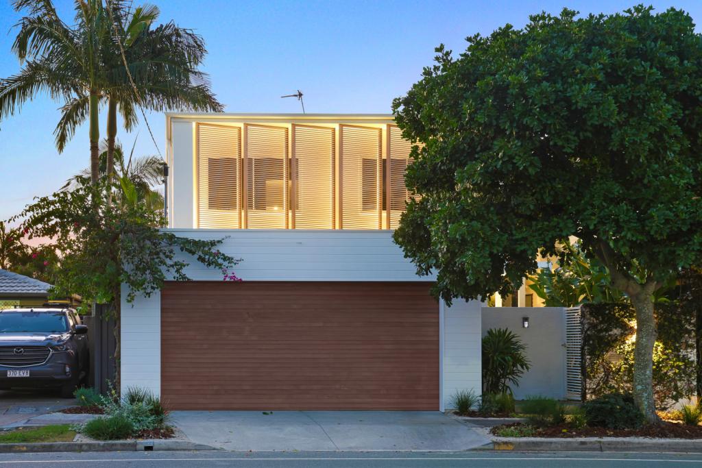 33 Dawn Pde, Miami, QLD 4220