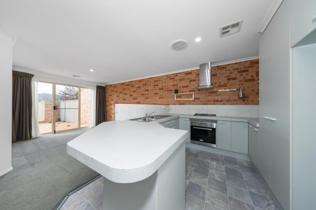 2/10 Zeitz Ct, Banks, ACT 2906