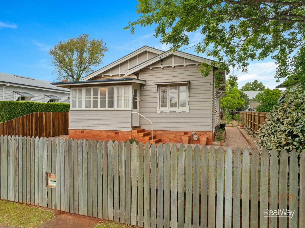 22 Eton St, East Toowoomba, QLD 4350
