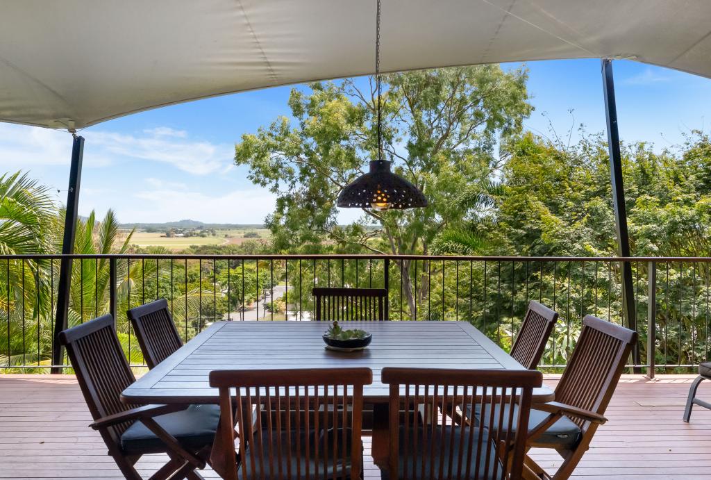 15 Tanner Cres, Stratford, QLD 4870