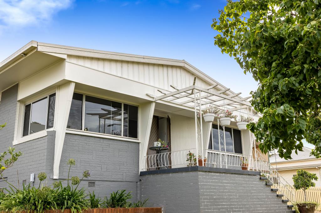 4 Roseberry St, North Toowoomba, QLD 4350