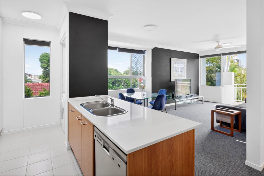 49/13-23 Bright Ave, Labrador, QLD 4215