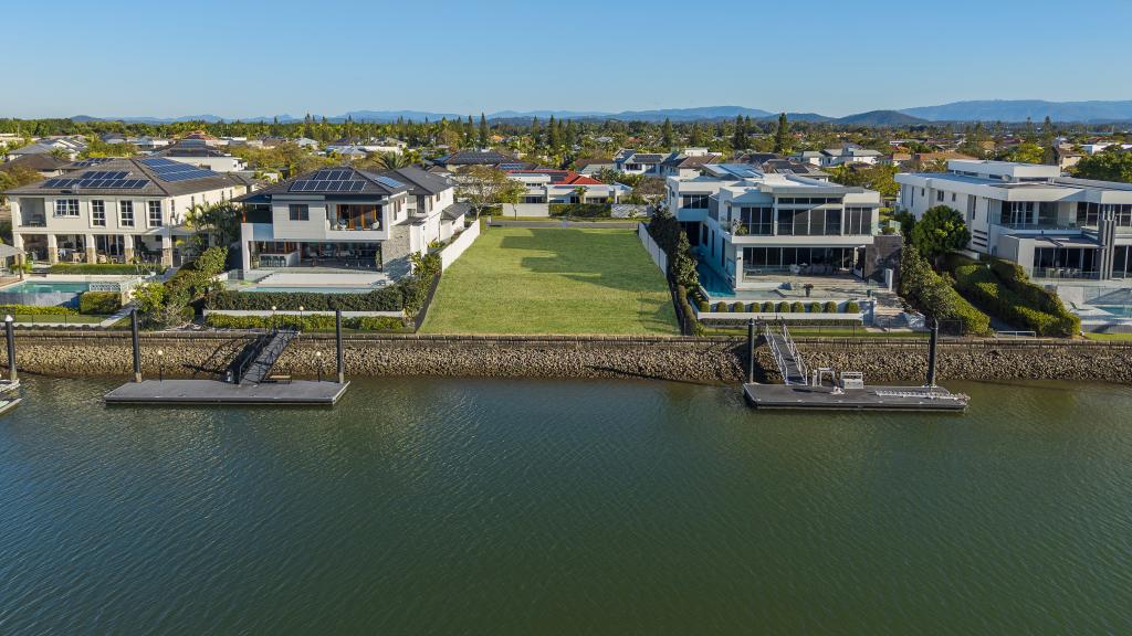 2610 Virginia Dr, Hope Island, QLD 4212