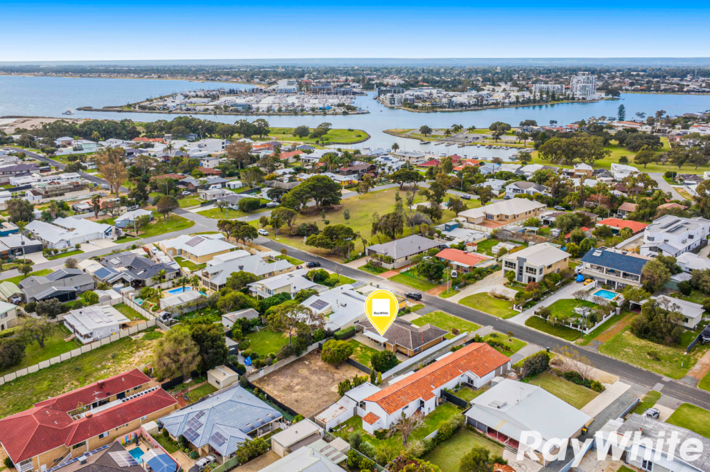 40 Peter St, Halls Head, WA 6210