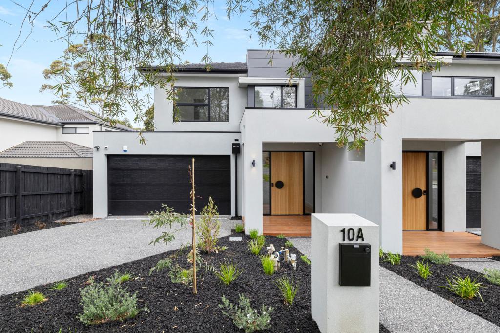 10A GRIFFITHS CT, MOUNT WAVERLEY, VIC 3149
