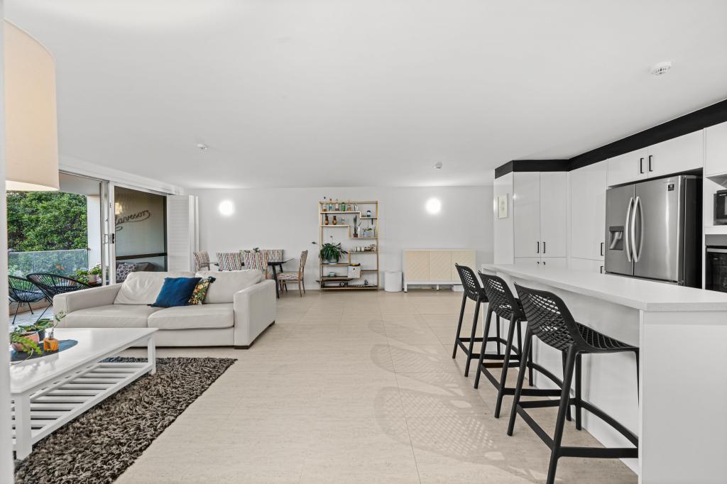 8/54 Hooker Bvd, Mermaid Waters, QLD 4218