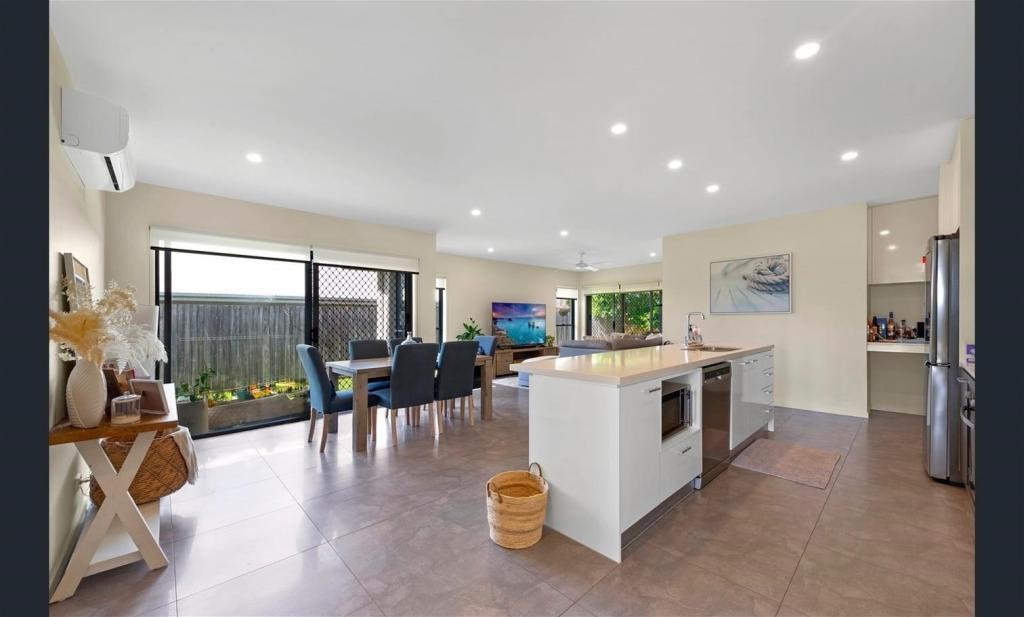 18 Muller St, Redland Bay, QLD 4165