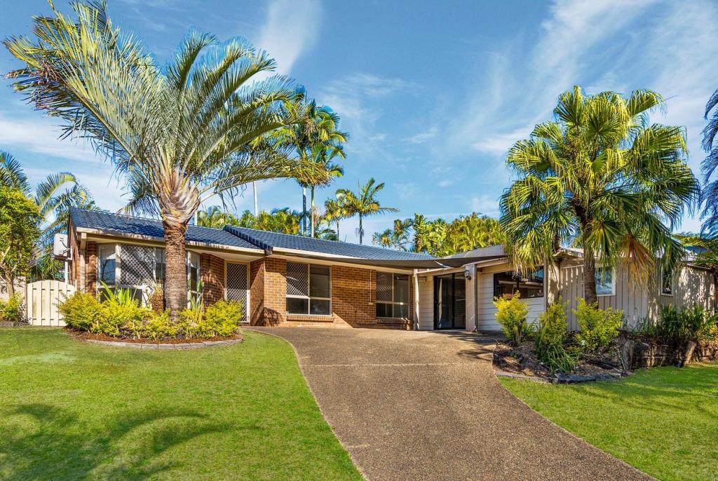 31 Captain Cook Cl, Arundel, QLD 4214