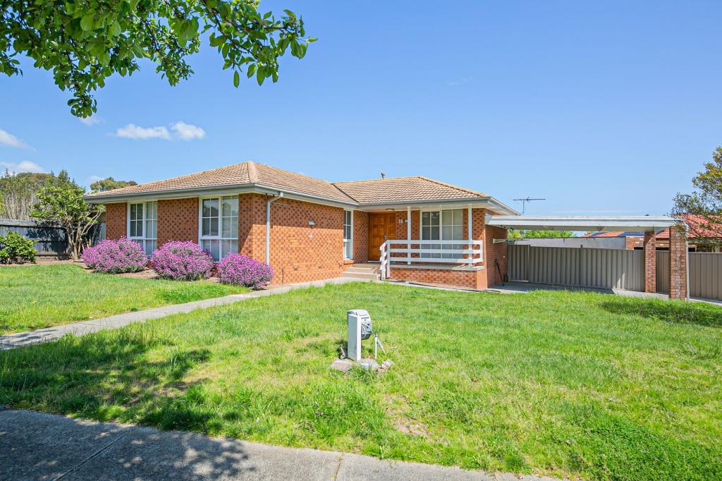 18 Hardy Ct, Berwick, VIC 3806