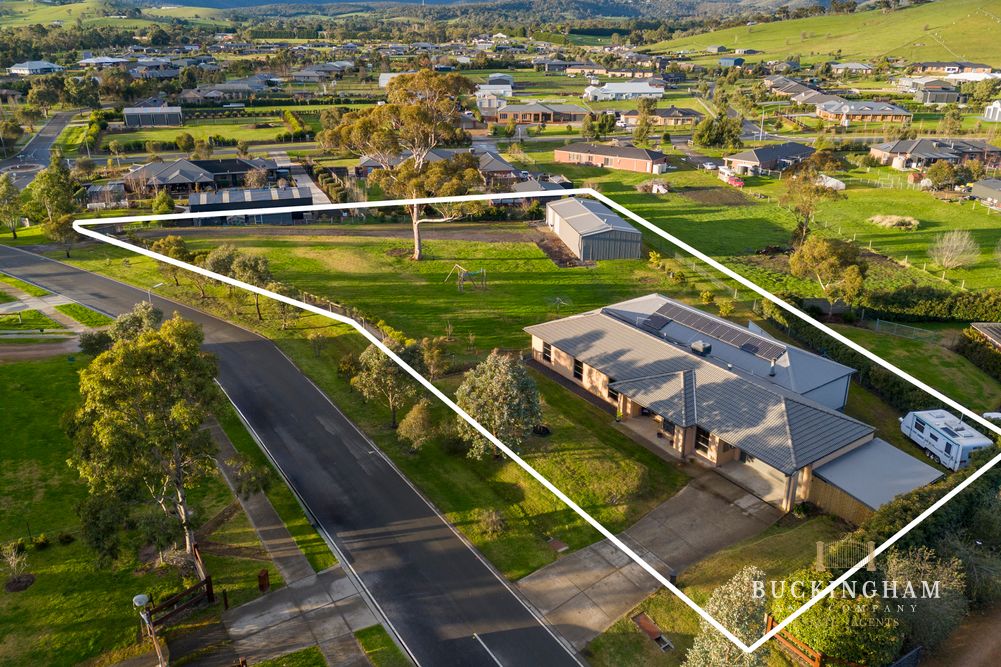 8 Parrot Dr, Whittlesea, VIC 3757