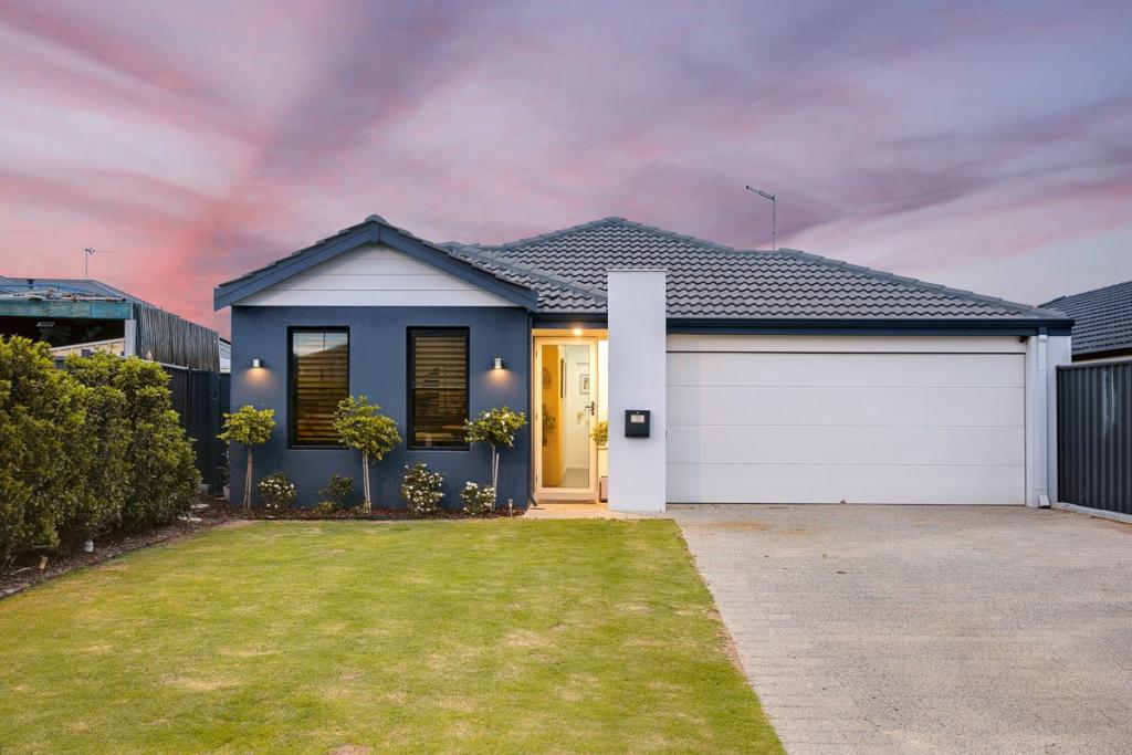 35 Mebbin Gr, Yanchep, WA 6035