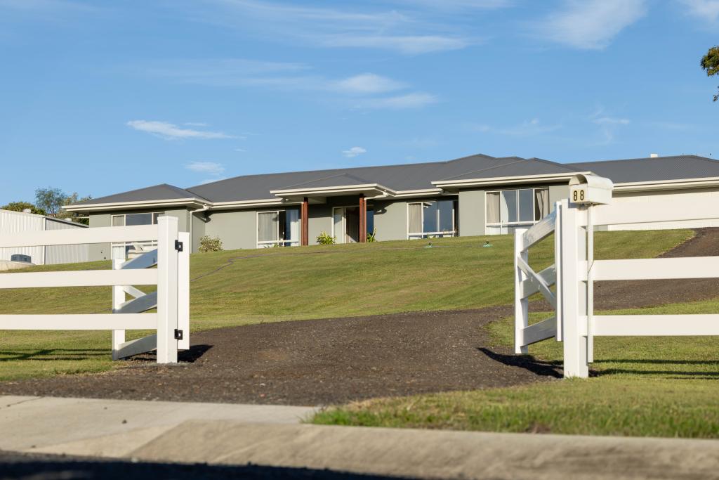 88 Overlander Ave, Chatsworth, QLD 4570