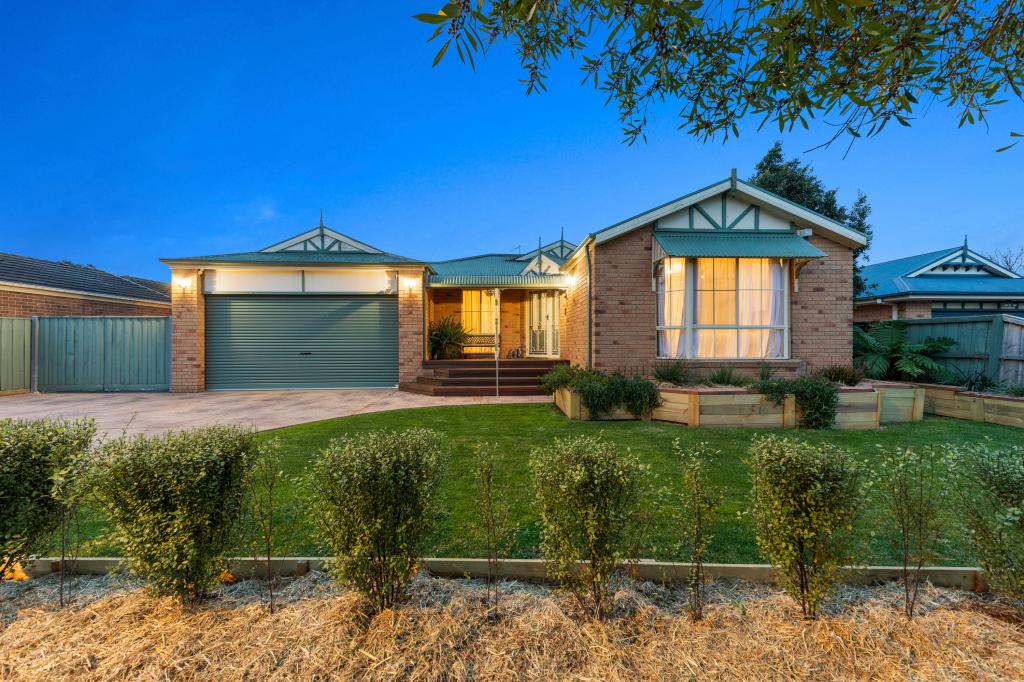 4 Stockmans Cct, Pakenham, VIC 3810