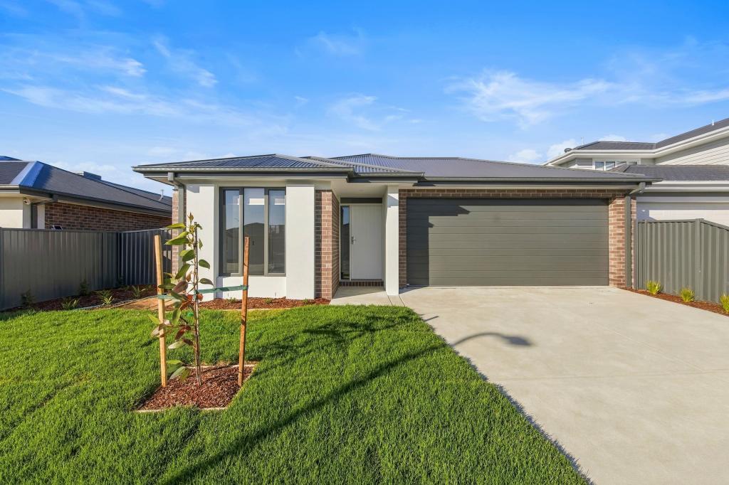 18 Holst Way, Lucas, VIC 3350
