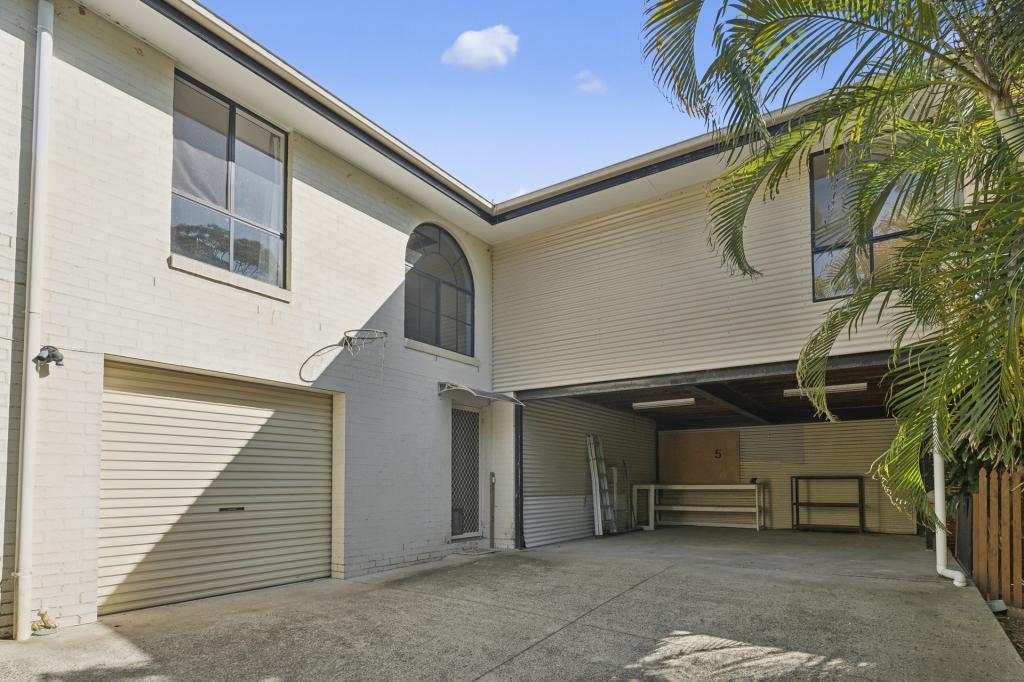 5 HULL CL, COFFS HARBOUR, NSW 2450