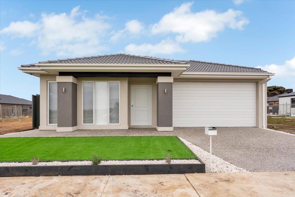 445 Maracana Ave, Manor Lakes, VIC 3024