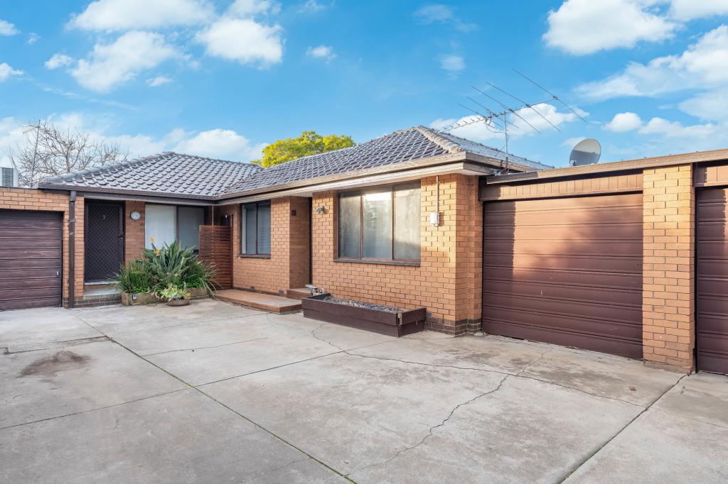 2/11 New St, South Kingsville, VIC 3015