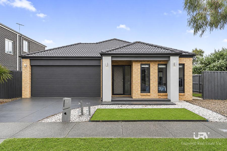 19 URBAN DR, EPPING, VIC 3076