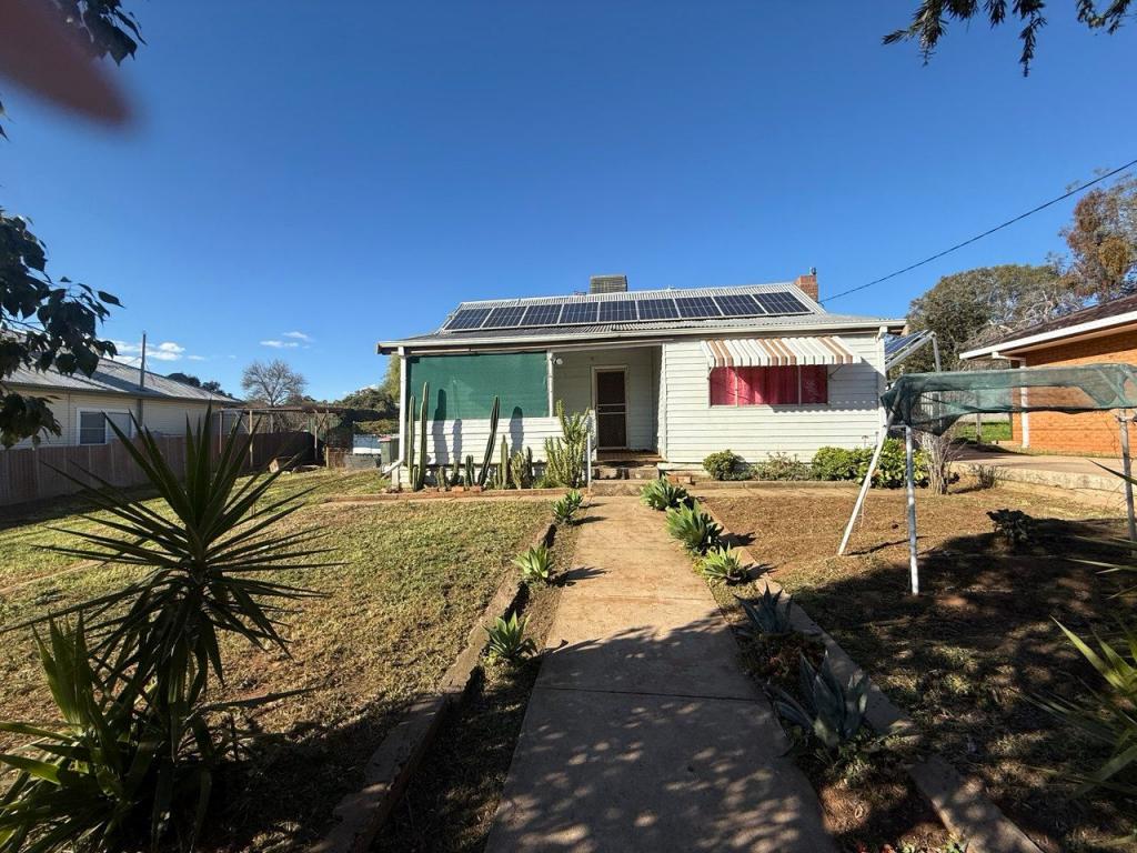 131 Euchie St, Peak Hill, NSW 2869