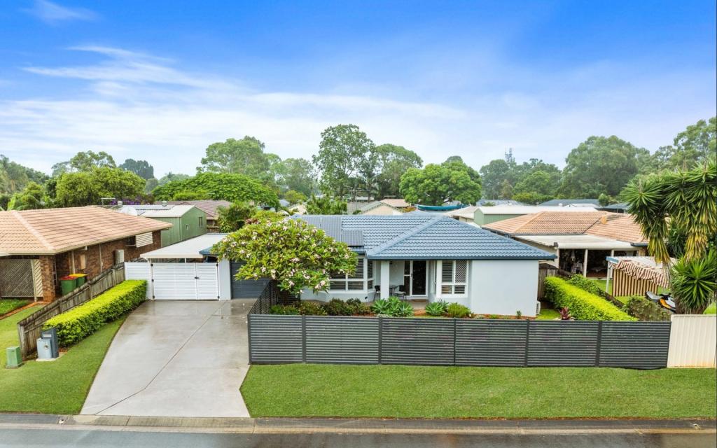 2 Lees Ct, Victoria Point, QLD 4165