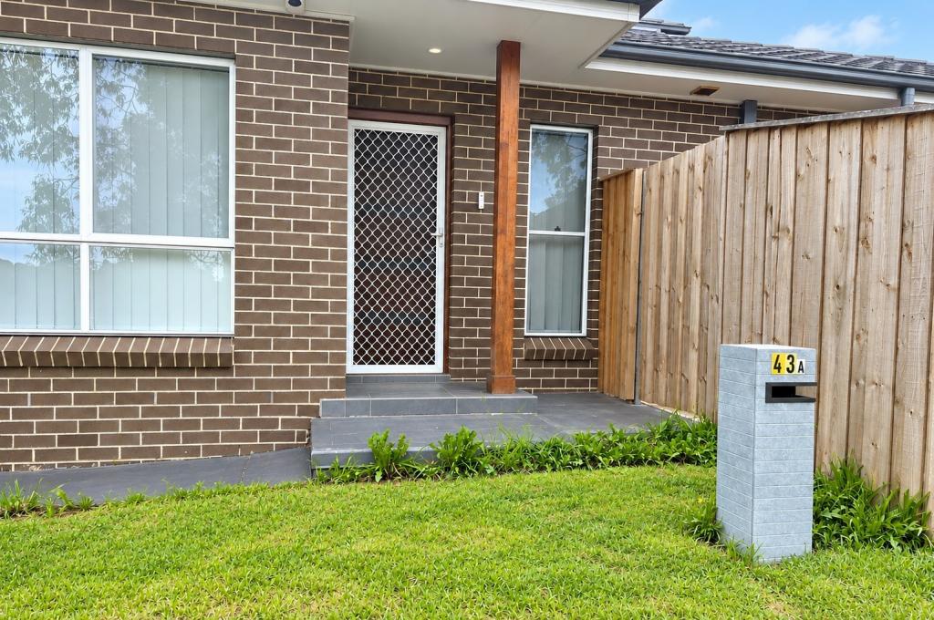 43a Fleming Dr, Campbelltown, NSW 2560