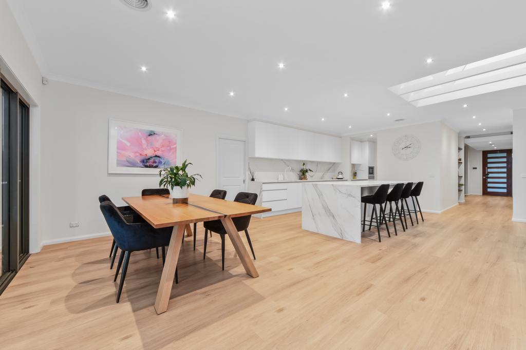 14 HOLLOWAY CCT, BOTANIC RIDGE, VIC 3977