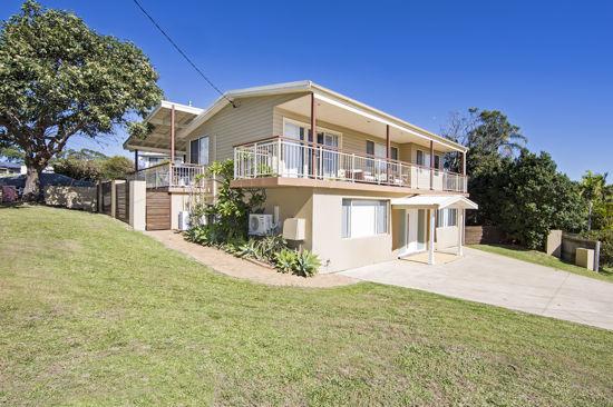 106 Downstairs Lowanna Ave, Forresters Beach, NSW 2260