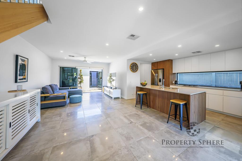 10/192 Greenacre Dr, Arundel, QLD 4214