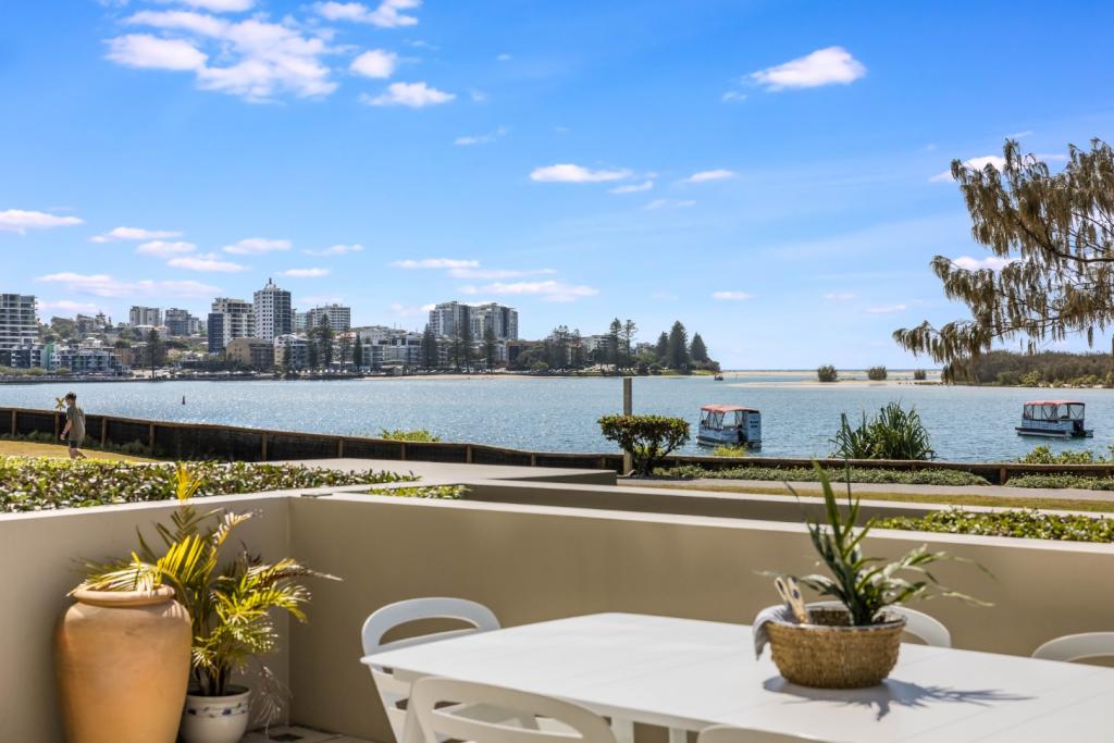 2/1 Esplanade, Golden Beach, QLD 4551