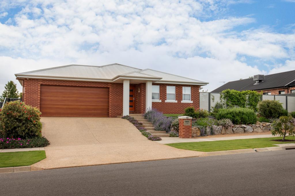 140 Litchfield Dr, Thurgoona, NSW 2640