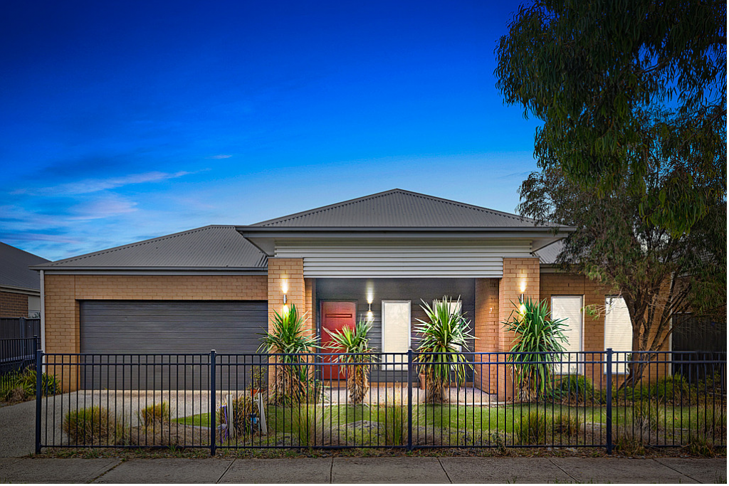 56 Eureka Dr, Manor Lakes, VIC 3024