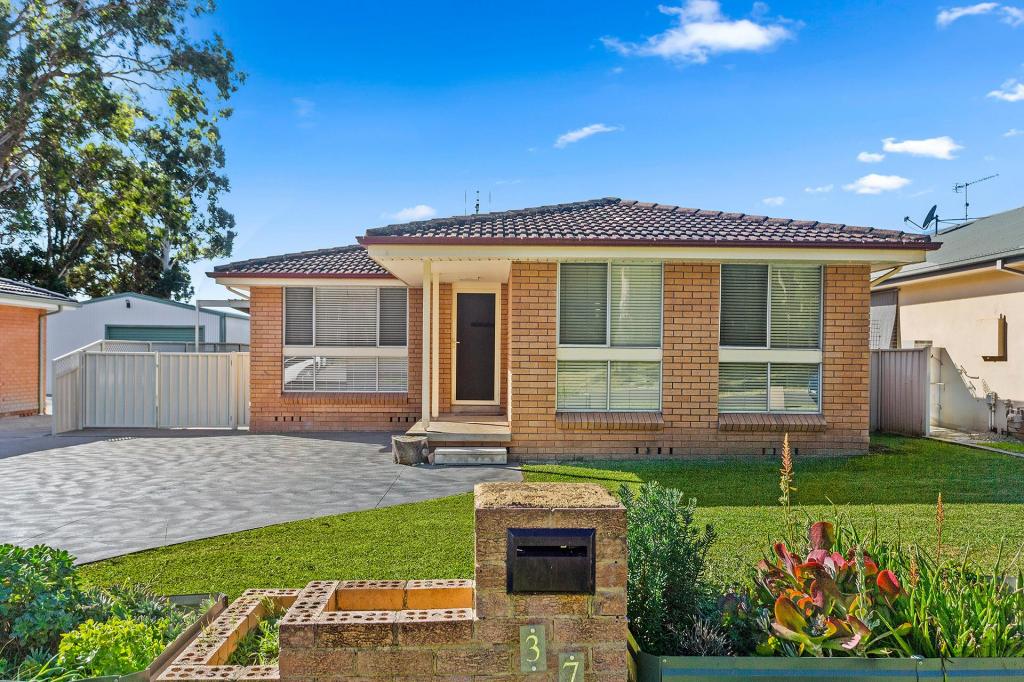 37 Croome Rd, Albion Park Rail, NSW 2527