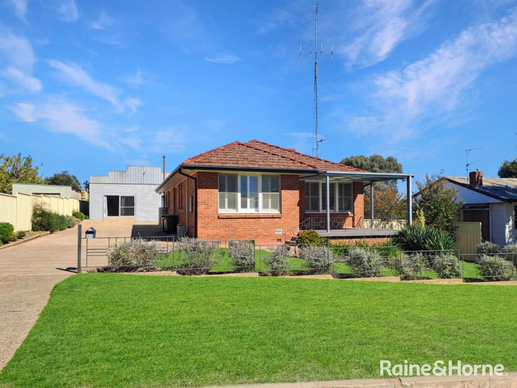 20 Karabah Ave, Young, NSW 2594
