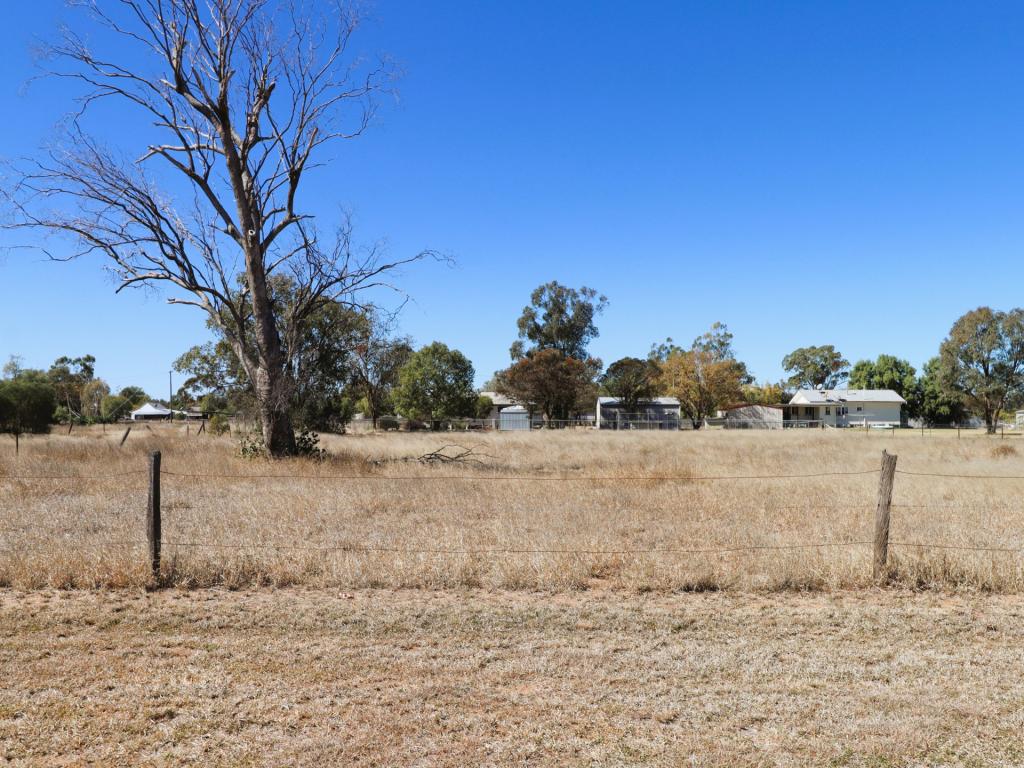 16 Banks St, Yuleba, QLD 4427
