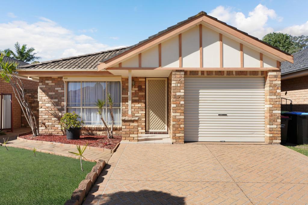 15 Trineura Ct, Wattle Grove, NSW 2173