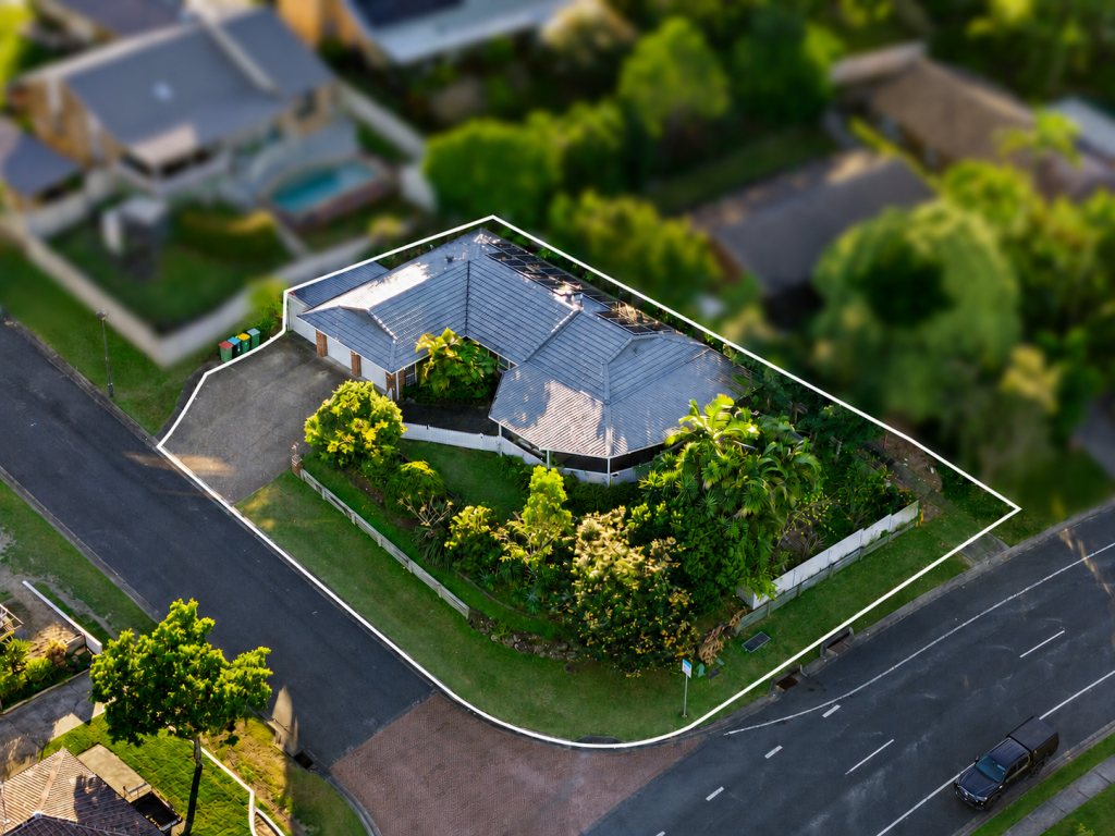 136 Mildura Dr, Helensvale, QLD 4212