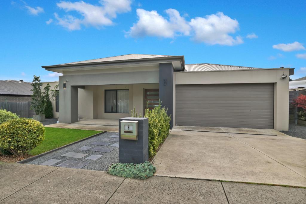 8 Scarborough Cres, Morwell, VIC 3840