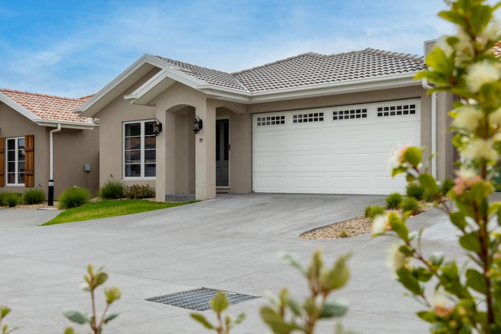 15 Santa Rosa Cct, Rosebud, VIC 3939