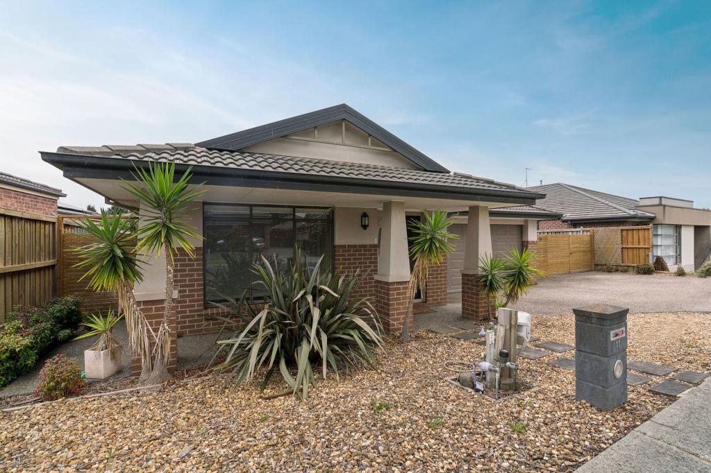 11 Dusky Bells Dr, Cranbourne West, VIC 3977