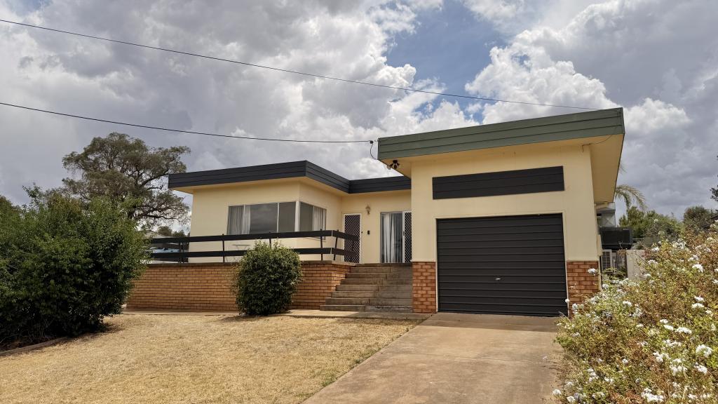 24 Albert St, Parkes, NSW 2870