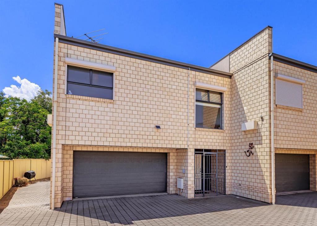 3/3 Carnoustie Ct, West Lakes, SA 5021