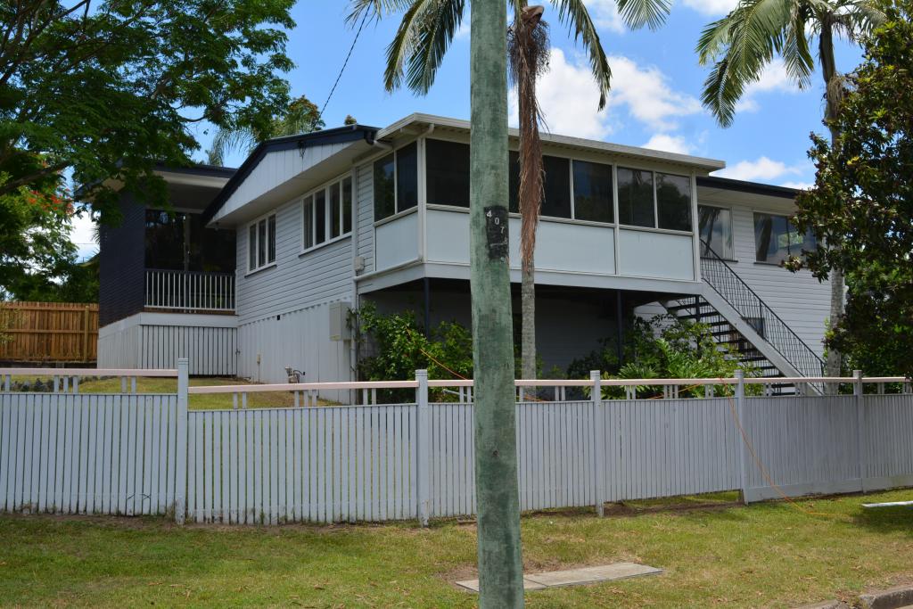 15 Kendrey St, Stafford Heights, QLD 4053